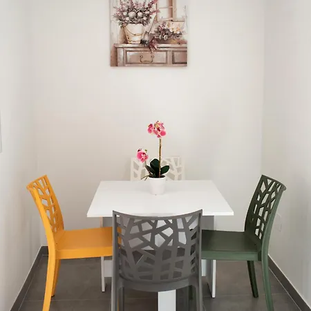 Mylae Elite Bed & Breakfast *